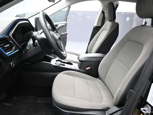 Certified 2022 Ford Escape SE image 10