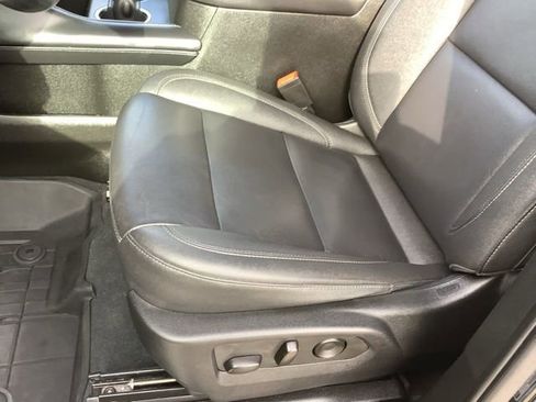 Used 2023 Chevrolet Tahoe LT w/ Luxury Package image 9