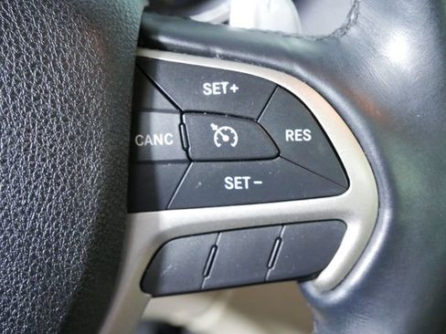 Used 2015 Jeep Grand Cherokee Limited w/ Luxury Group II RWD image 25
