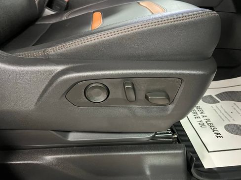 Used 2023 GMC Sierra 1500 AT4 w/ Technology Package AWD/4WD image 65