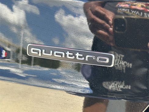 Used 2024 Audi Q3 2.0T Premium image 11