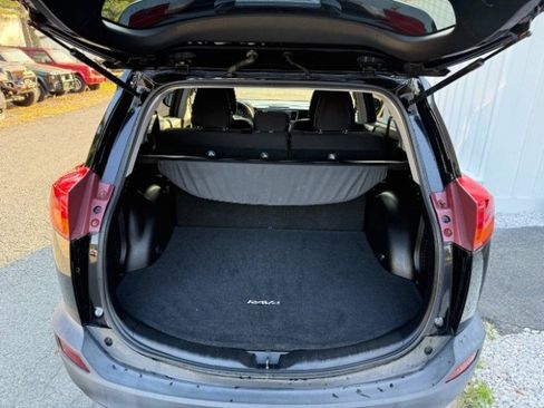 Used 2015 Toyota RAV4 LE image 14
