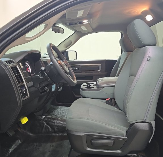Used 2018 RAM 1500 Express RWD image 8