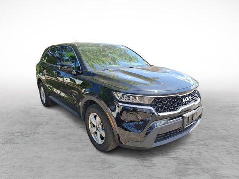 Used 2023 Kia Sorento LX FWD image 3