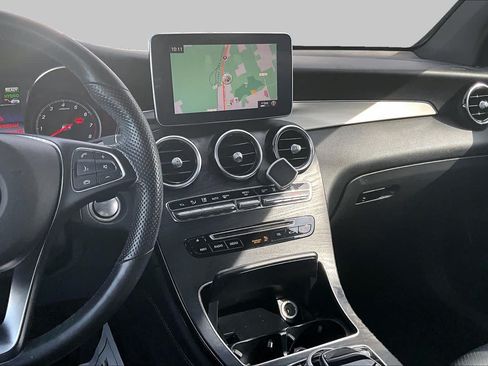 Used 2019 Mercedes-Benz GLC 350e 4MATIC image 7