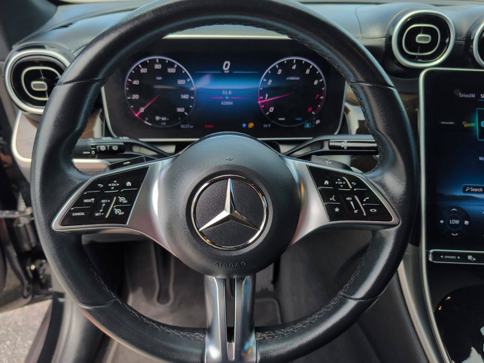 Used 2025 Mercedes-Benz GLC 300 4MATIC image 18
