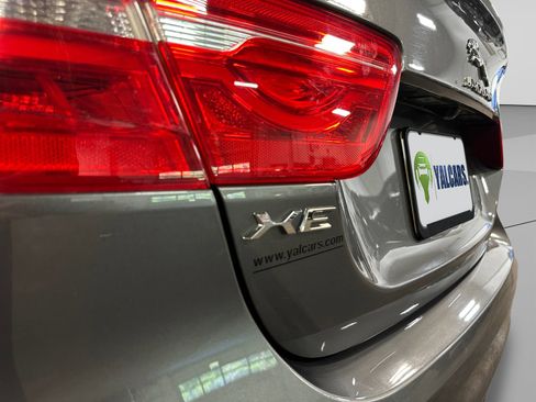 Used 2017 Jaguar XE Premium AWD/4WD image 39