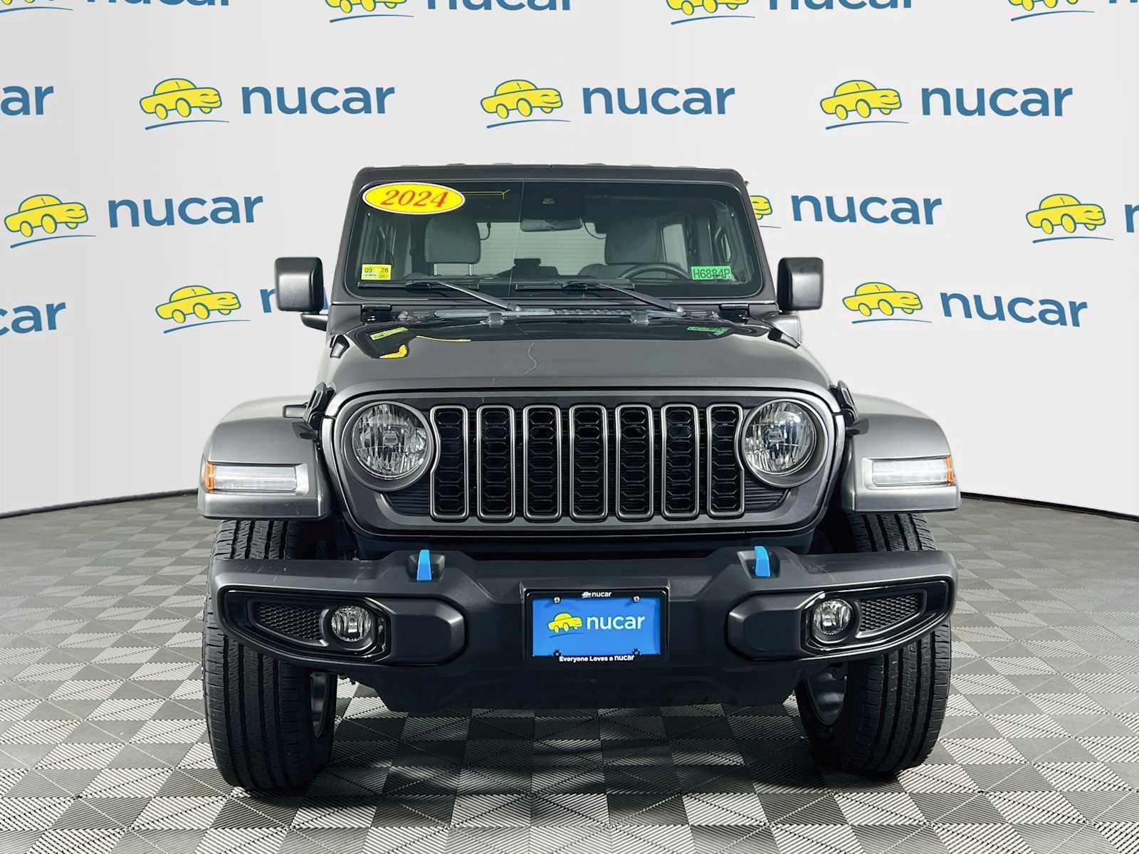 Used 2024 Jeep Wrangler Unlimited AWD/4WD image 2