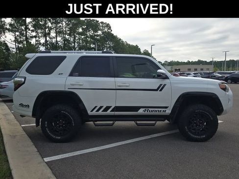 Used 2019 Toyota 4Runner SR5 Premium AWD/4WD image 3
