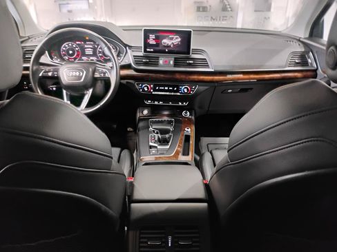 Used 2020 Audi Q5 2.0T Premium Plus w/ Premium Plus Package AWD/4WD image 12