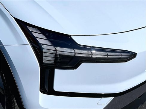 New 2026 Volvo EX30 Plus w/ Protection Package Premier image 33