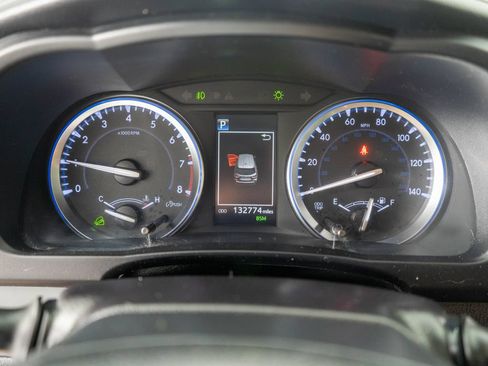 Used 2017 Toyota Highlander SE AWD/4WD image 18