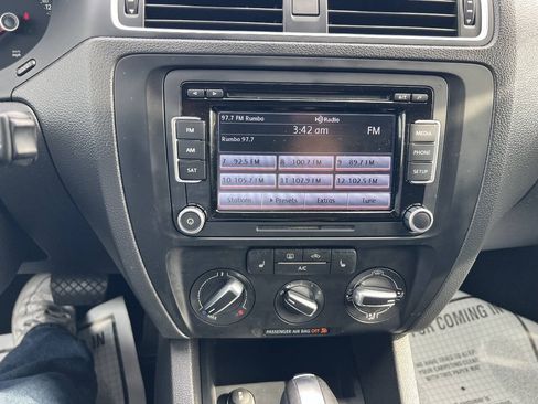 Used 2014 Volkswagen Jetta SE FWD image 29