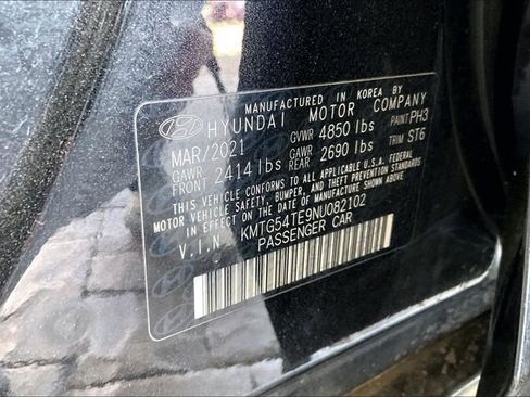 Used 2022 Genesis G70 3.3T w/ Sport Advanced Package image 14