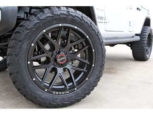 Used 2024 Jeep Wrangler Unlimited Sahara AWD/4WD image 28