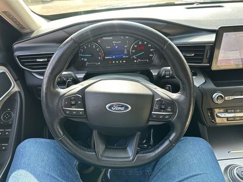 Used 2020 Ford Explorer XLT w/ Equipment Group 202A image 30