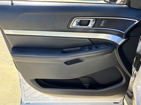 Used 2016 Ford Explorer XLT w/ Equipment Group 202A image 15