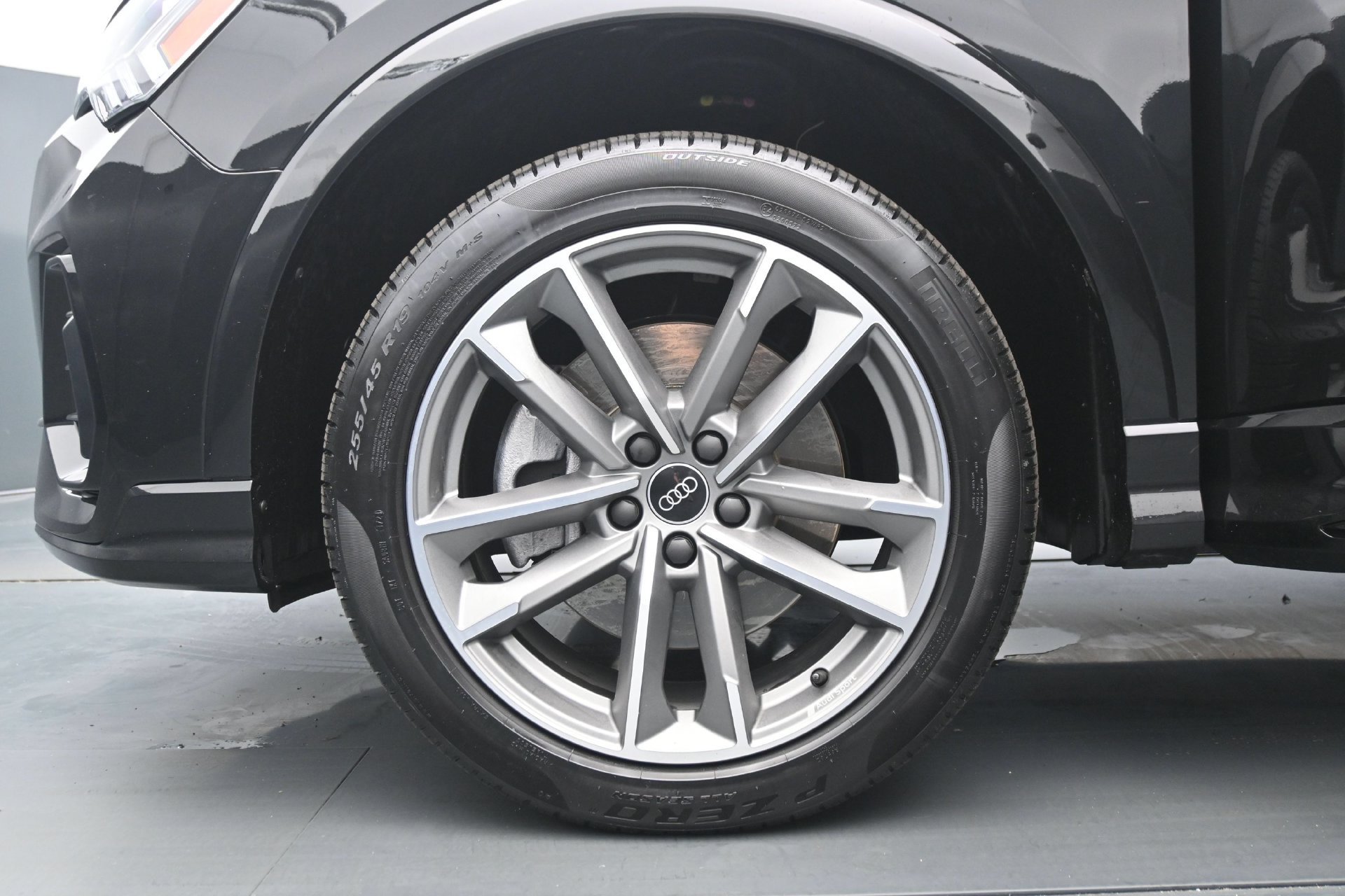 Used 2025 Audi Q3 2.0T Premium w/ Convenience Package AWD/4WD image 31