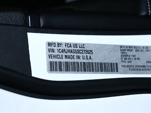 Used 2025 Jeep Grand Cherokee Altitude image 21