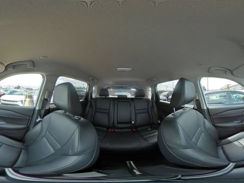 Used 2026 Nissan Rogue SL FWD image 38