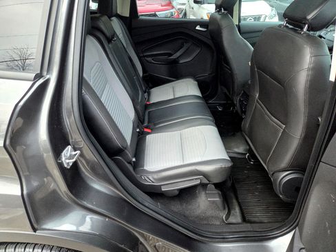 Used 2018 Ford Escape SE w/ SE Sport Appearance Package image 18