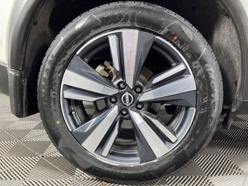 Used 2023 Nissan Rogue SL w/ SL Premium Package FWD image 13