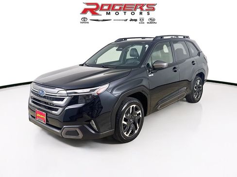Used 2025 Subaru Forester Limited w/ Popular Package AWD/4WD image 3