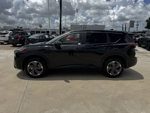 Used 2024 Nissan Rogue SV FWD image 7