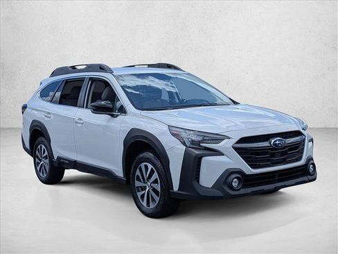 Used 2024 Subaru Outback Premium AWD/4WD image 3