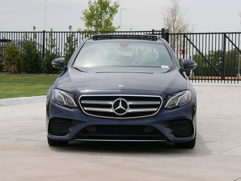 Used 2020 Mercedes-Benz E 350 Sedan image 3