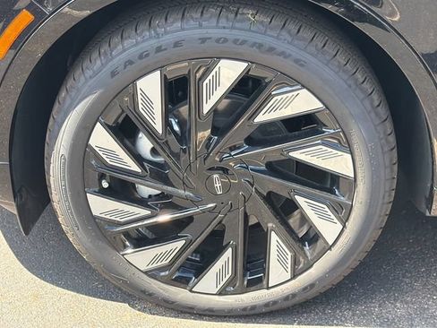 New 2026 Lincoln Nautilus Reserve AWD/4WD image 12