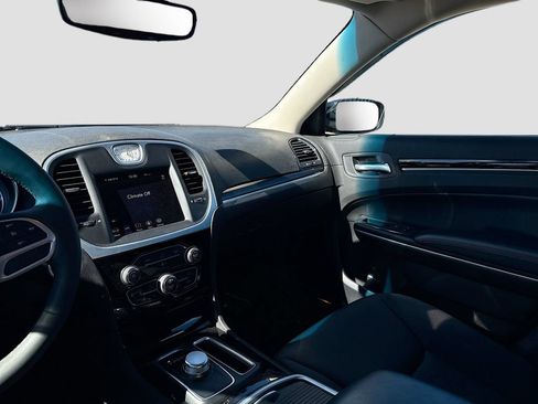 Used 2023 Chrysler 300 Touring w/ Sport Appearance Package RWD image 21