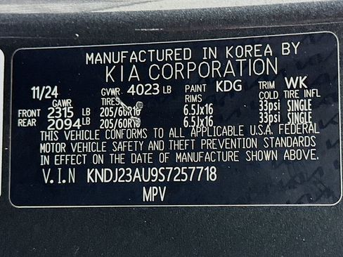 Used 2025 Kia Soul LX w/ LX Technology Package FWD image 12