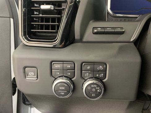 Used 2024 GMC Sierra 2500 AT4 w/ AT4 Premium Plus Package image 6