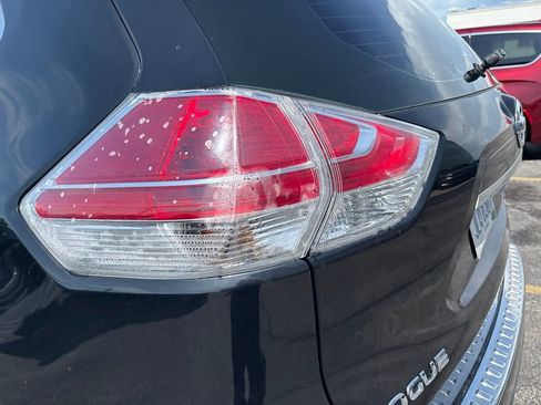 Used 2016 Nissan Rogue S FWD image 7