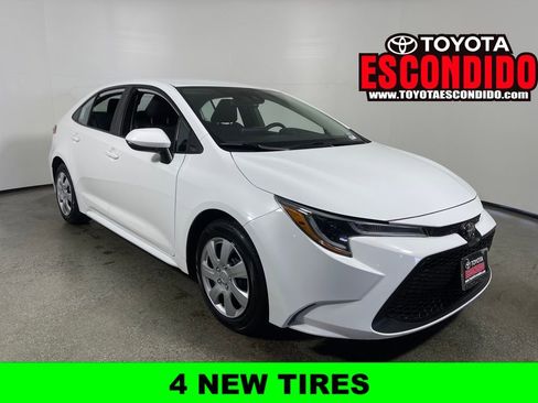 Certified 2022 Toyota Corolla LE image 1