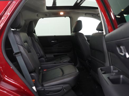 Used 2023 Nissan Pathfinder SL w/ SL Premium Package AWD/4WD image 12