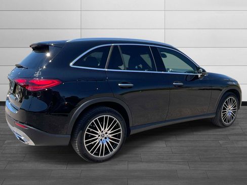 Used 2026 Mercedes-Benz GLC 300 image 3