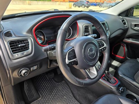 Used 2019 Jeep Compass Trailhawk w/ Cold Weather Group AWD/4WD image 17
