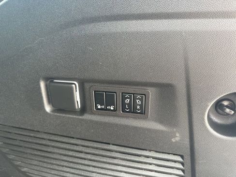 Used 2023 Chevrolet Suburban LT w/ Luxury Package AWD/4WD image 36