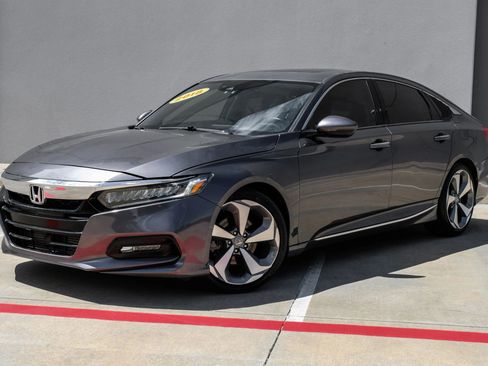 Used 2018 Honda Accord Touring image 15