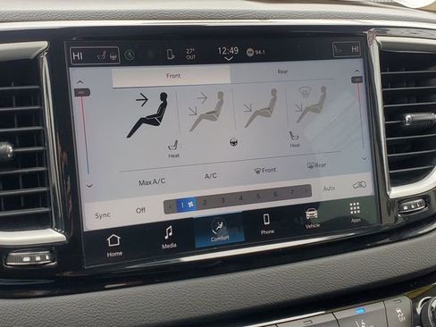 Used 2024 Chrysler Pacifica Touring-L image 20