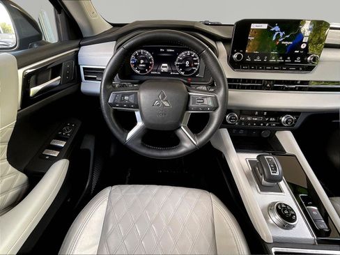 Used 2023 Mitsubishi Outlander SEL FWD image 8