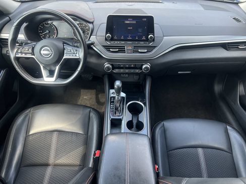 Used 2024 Nissan Altima 2.5 SR FWD image 2