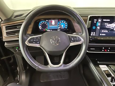 Used 2024 Volkswagen Atlas SE FWD image 15