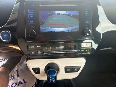 Used 2018 Toyota Prius Two w/ Prius Two Safety Plus Package FWD image 19