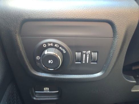 New 2025 Jeep Grand Cherokee L Limited image 11