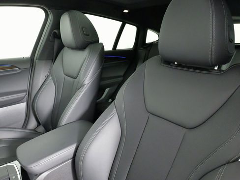 Used 2022 BMW X4 xDrive30i w/ Convenience Package image 37