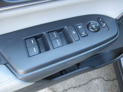 Used 2019 Honda CR-V EX-L image 16