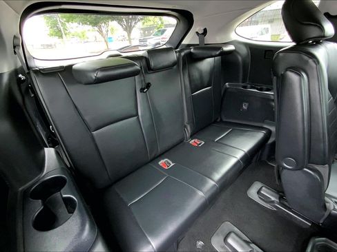 Used 2021 Toyota Highlander XLE FWD image 33
